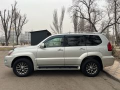 Photo of the vehicle Lexus GX