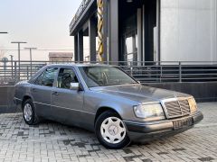 Сүрөт унаа Mercedes-Benz W124