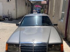 Сүрөт унаа Mercedes-Benz W124