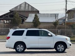 Фото авто Toyota Sequoia