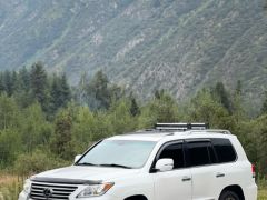 Photo of the vehicle Lexus LX