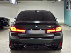 Photo of the vehicle BMW M5