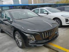 Фото авто Hongqi E-QM5