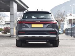 Photo of the vehicle Audi Q6