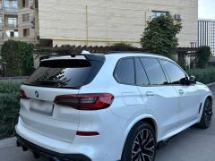 Photo of the vehicle BMW X5