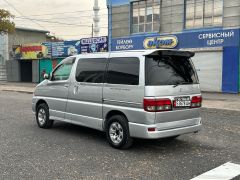 Photo of the vehicle Toyota HiAce