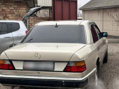 Photo of the vehicle Mercedes-Benz W124