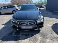 Photo of the vehicle Lexus LS