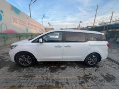 Photo of the vehicle Kia Carnival