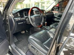 Photo of the vehicle Lexus LX