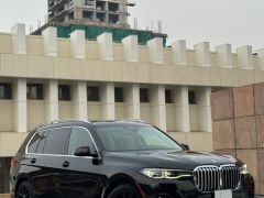 Photo of the vehicle BMW X7