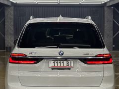 Photo of the vehicle BMW X7