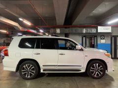 Photo of the vehicle Toyota Land Cruiser