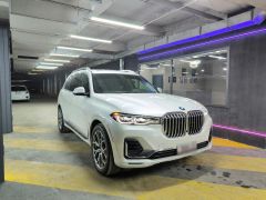 Photo of the vehicle BMW X7