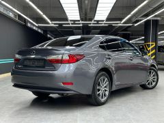 Photo of the vehicle Lexus ES