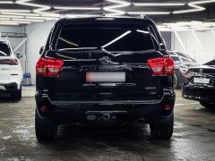 Фото авто Toyota Sequoia