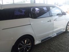 Photo of the vehicle Kia Carnival