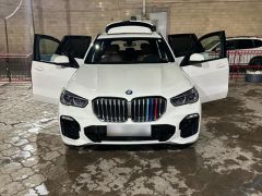 Photo of the vehicle BMW X5