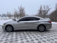 Photo of the vehicle Lexus ES