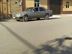 Сүрөт унаа Mercedes-Benz W124