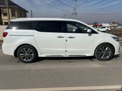 Photo of the vehicle Kia Carnival