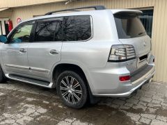 Photo of the vehicle Lexus LX