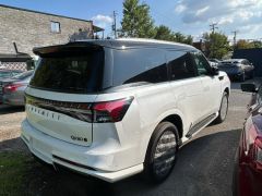 Photo of the vehicle Infiniti QX80