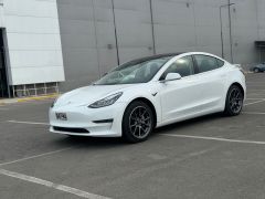 Фото авто Tesla Model 3