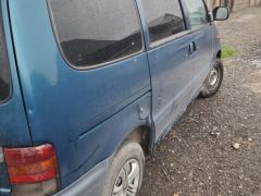 Сүрөт унаа Nissan Serena