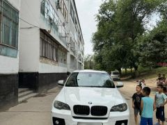 Photo of the vehicle BMW X6