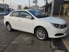 Фото авто BYD E5