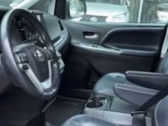 Фото авто Toyota Sienna