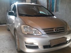 Сүрөт унаа Toyota Avensis Verso