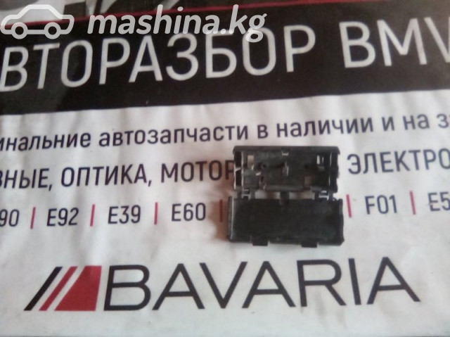 Spare Parts and Consumables - Кронштейн разъема, E53, 61138372280