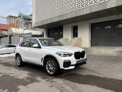 Photo of the vehicle BMW X5