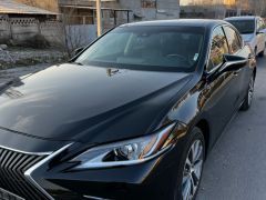 Photo of the vehicle Lexus ES