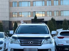 Photo of the vehicle Lexus GX