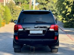 Photo of the vehicle Toyota Land Cruiser