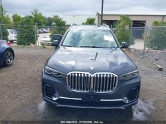 Photo of the vehicle BMW X7