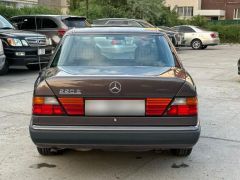 Photo of the vehicle Mercedes-Benz W124