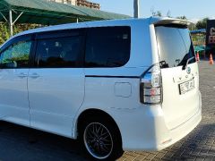 Фото авто Toyota Voxy