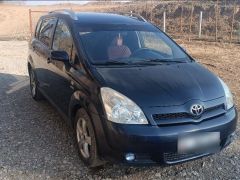 Сүрөт унаа Toyota Corolla Verso