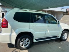 Photo of the vehicle Lexus GX