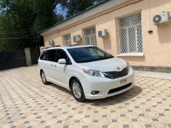 Фото авто Toyota Sienna