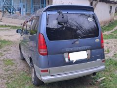 Сүрөт унаа Nissan Serena