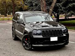 Сүрөт унаа Jeep Grand Cherokee SRT8