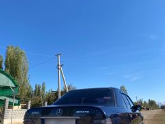 Сүрөт унаа Mercedes-Benz W124