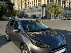 Сүрөт унаа Toyota Prius c