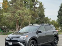 Сүрөт унаа Toyota RAV4