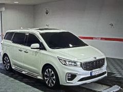 Photo of the vehicle Kia Carnival